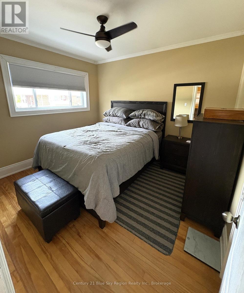 468 KING STREET W - 16