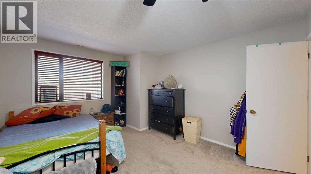 #204 4814A 49 Street - 11