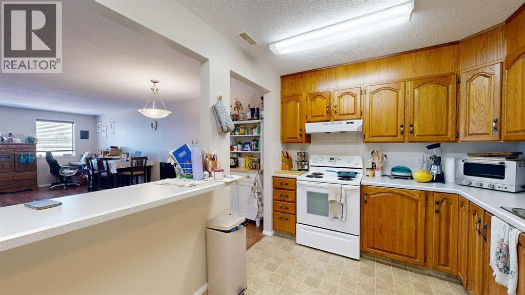 #204 4814A 49 Street - 8