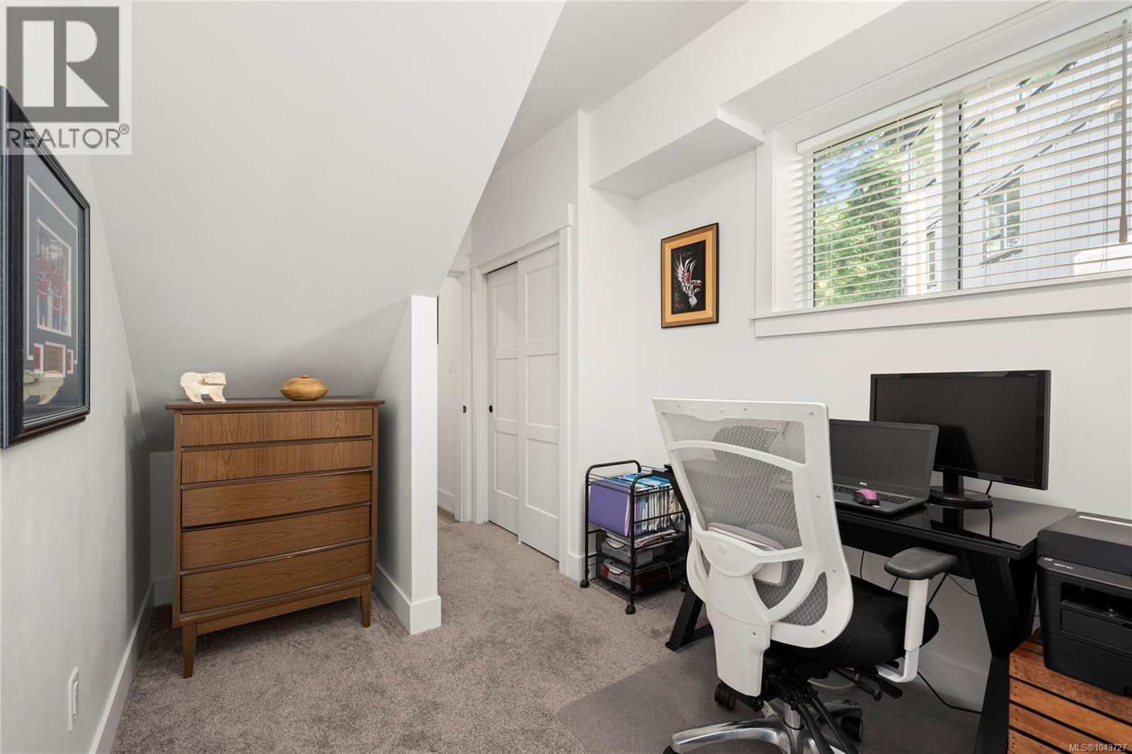 222 Golden Oaks Cres - 17
