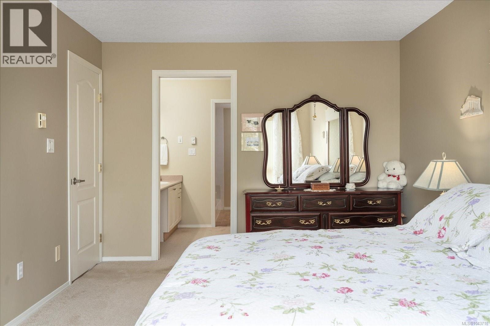 #204 335 Hirst Ave W - 24