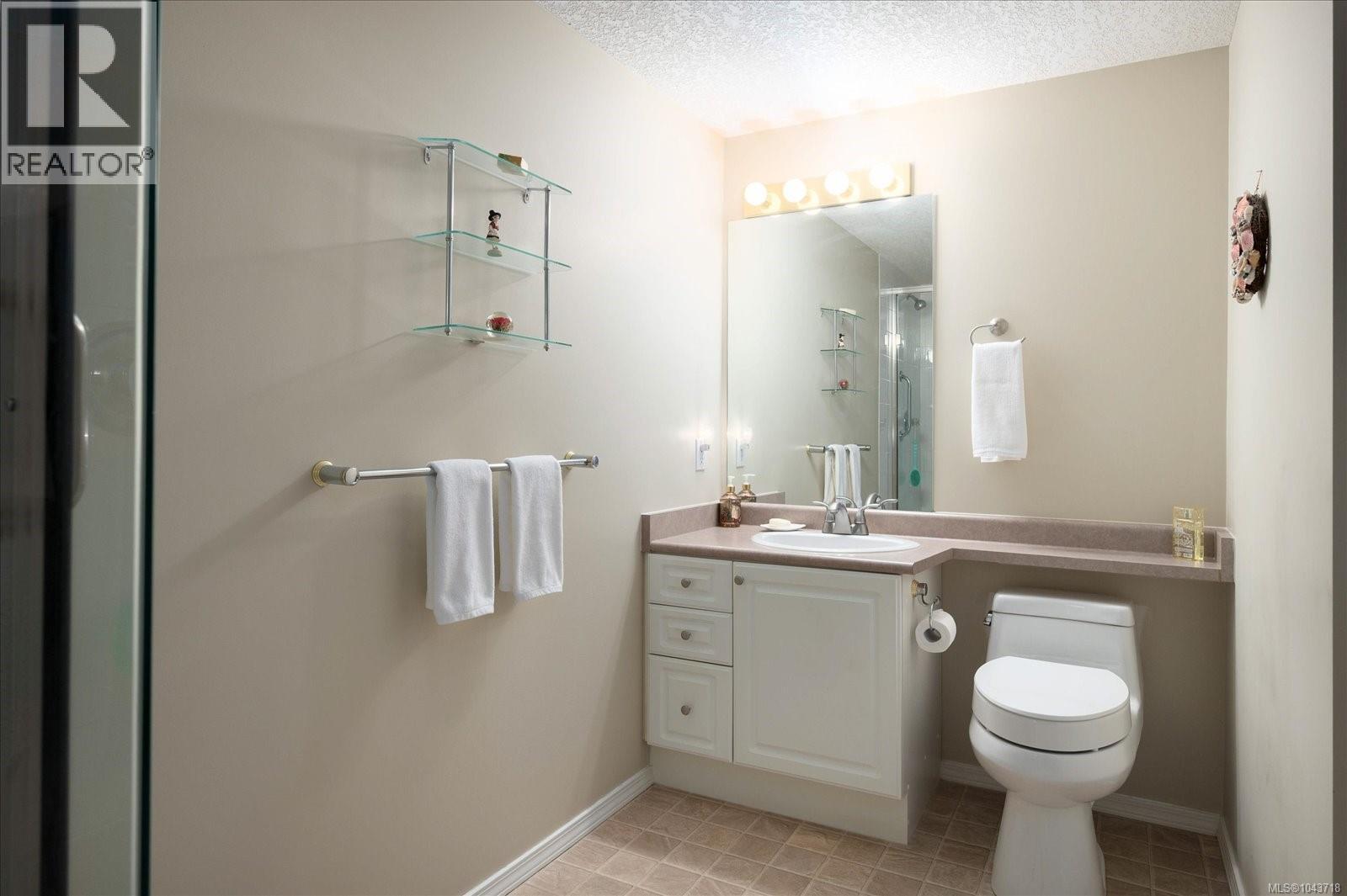 #204 335 Hirst Ave W - 27