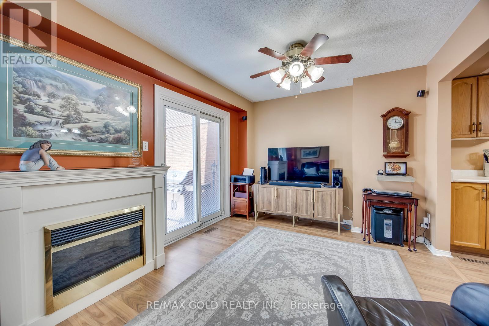 48 PIDDUCK STREET - 12