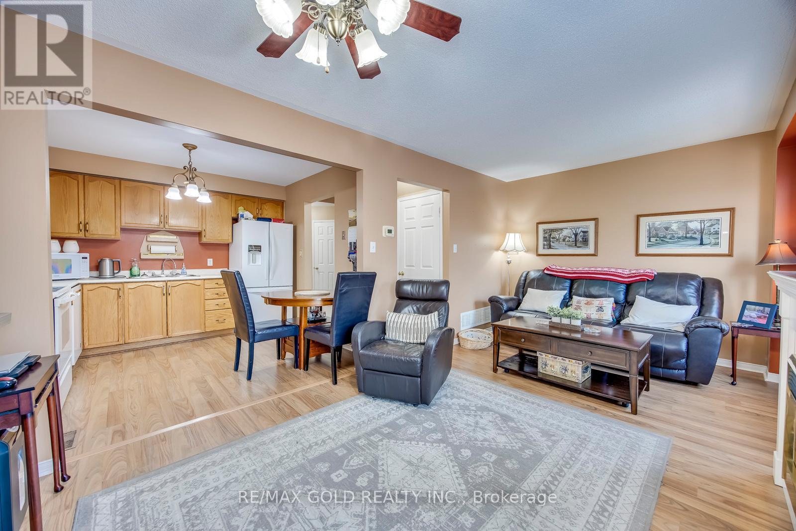 48 PIDDUCK STREET - 18