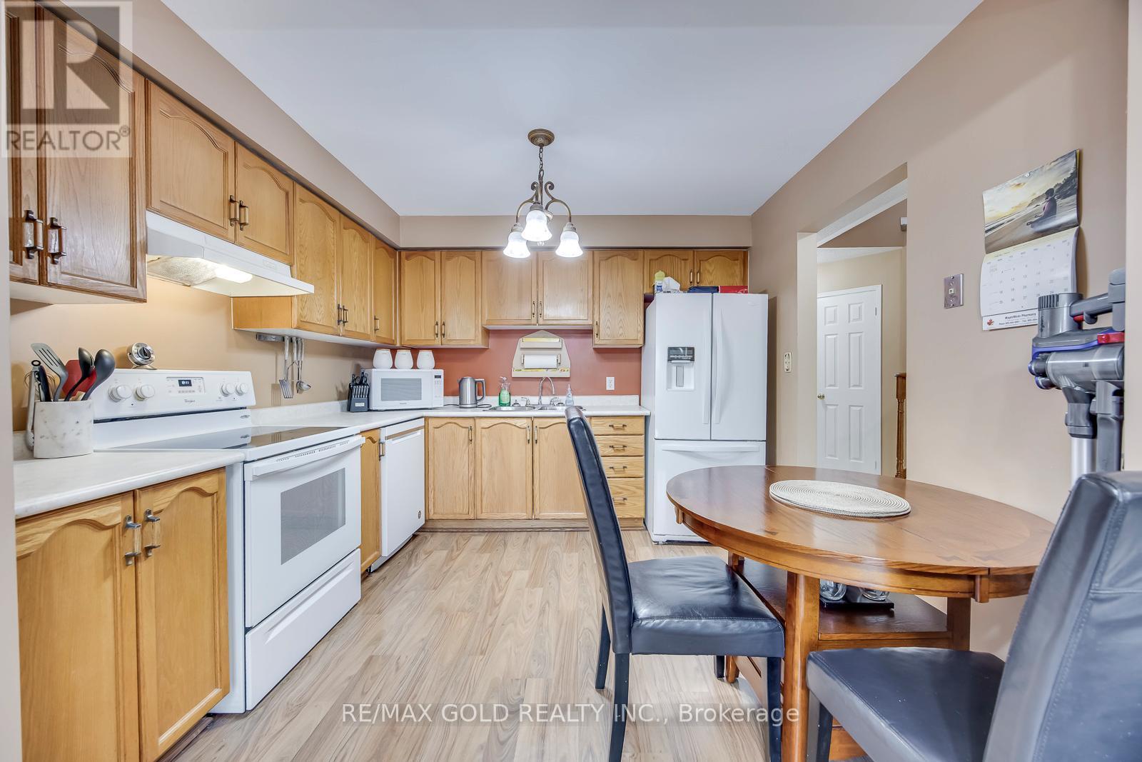 48 PIDDUCK STREET - 24