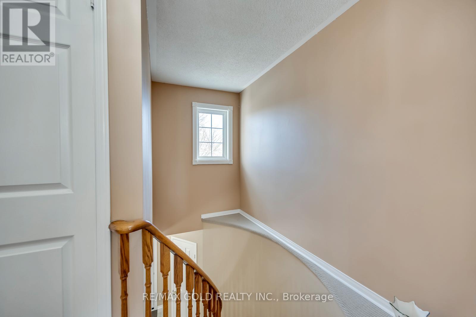 48 PIDDUCK STREET - 27