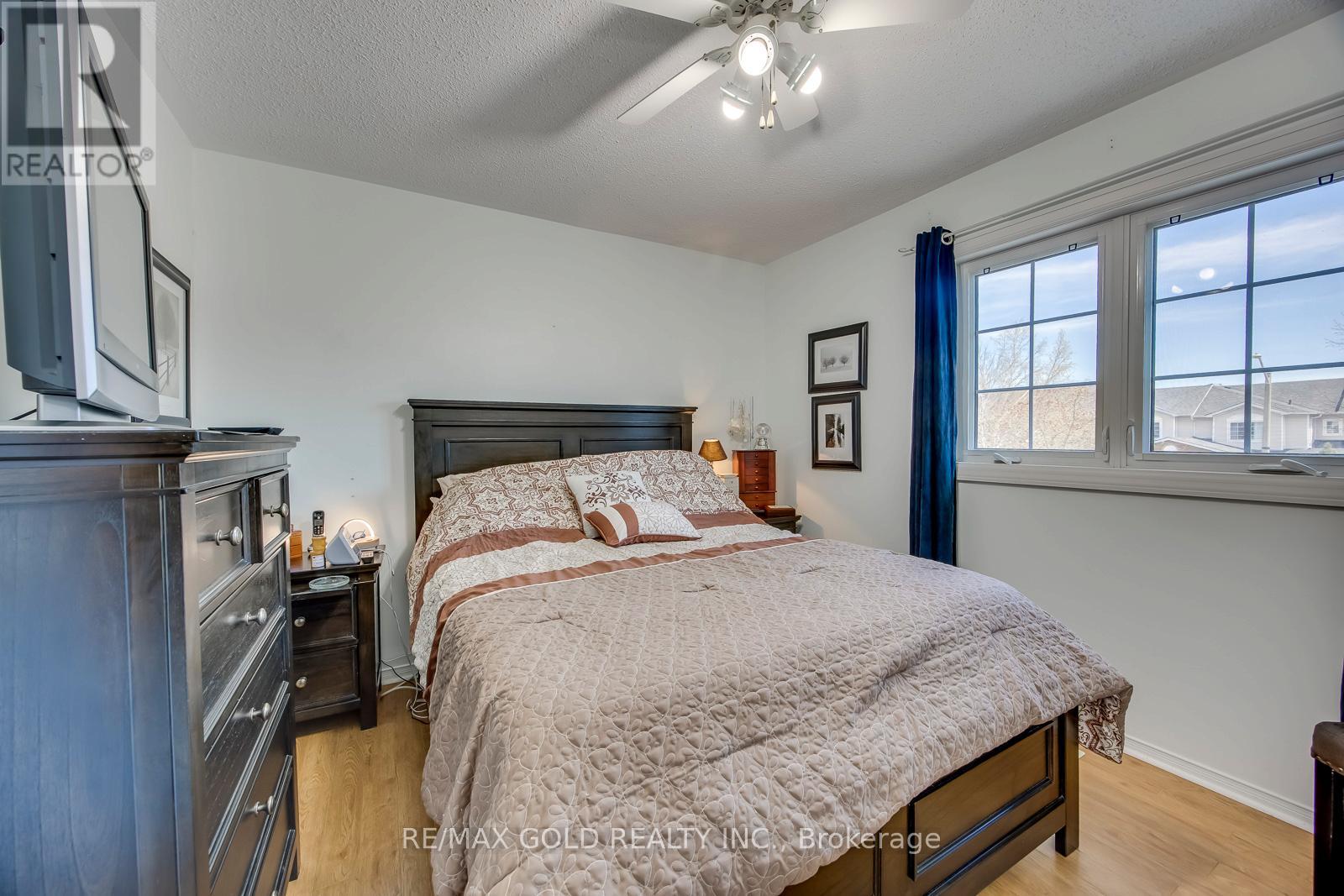 48 PIDDUCK STREET - 31