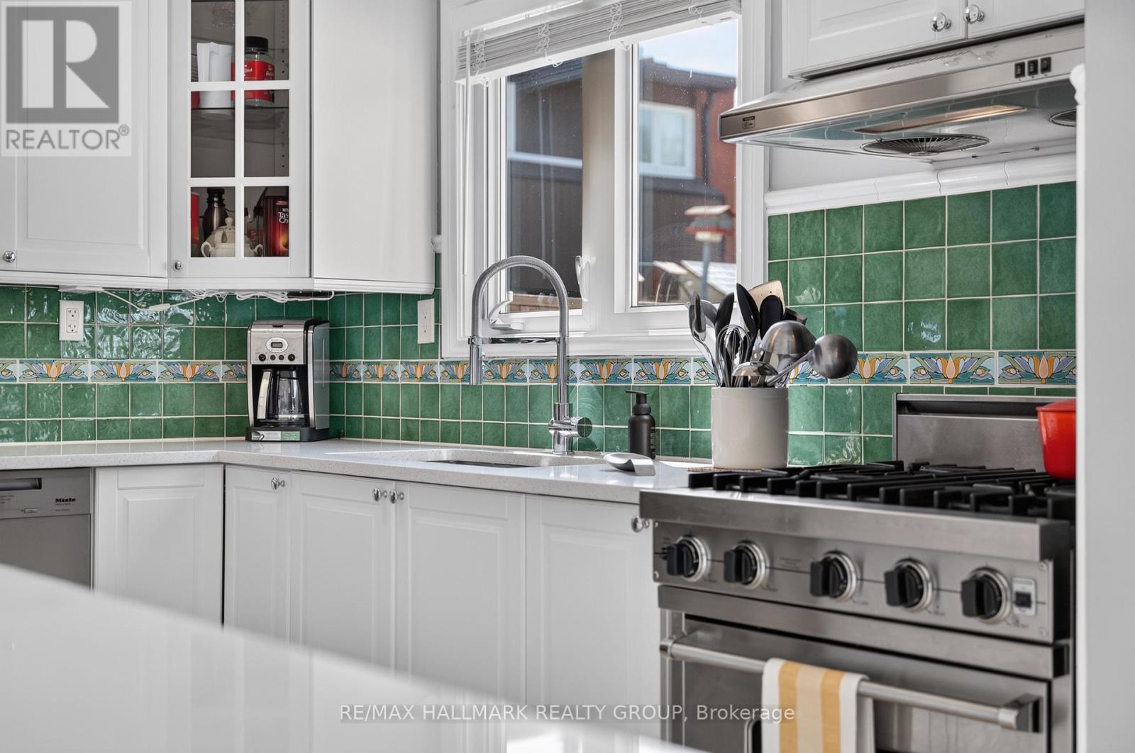 #48 1900 MARQUIS AVENUE - Image 21