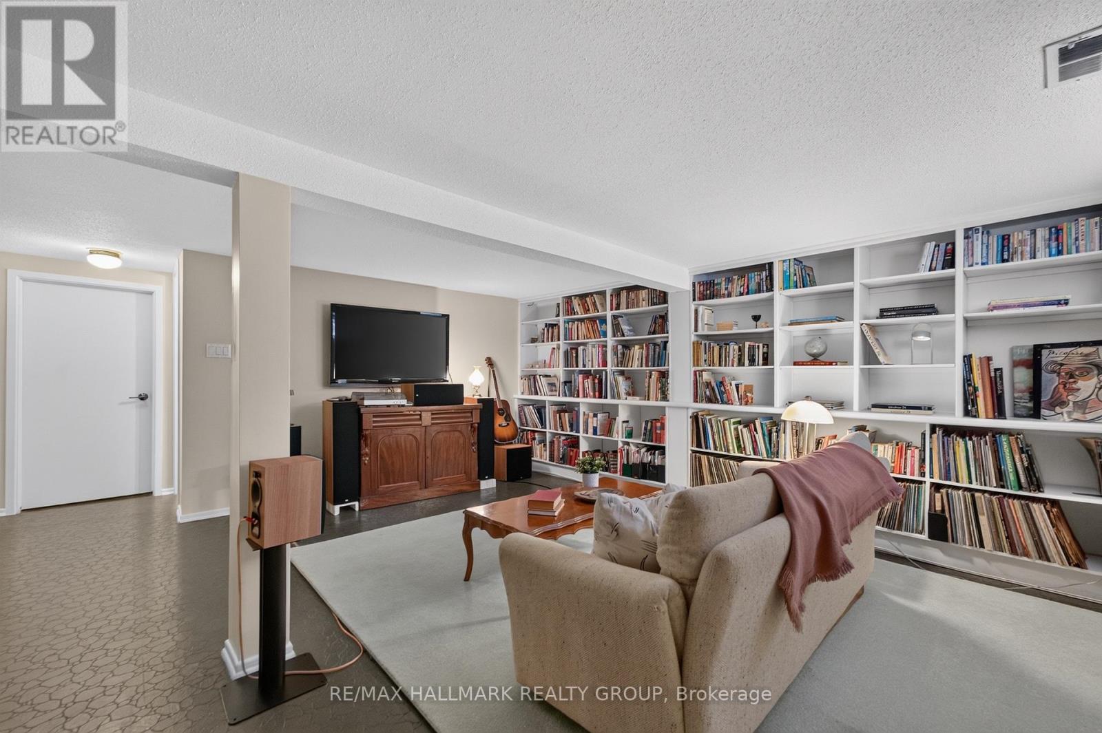 #48 1900 MARQUIS AVENUE - Image 30