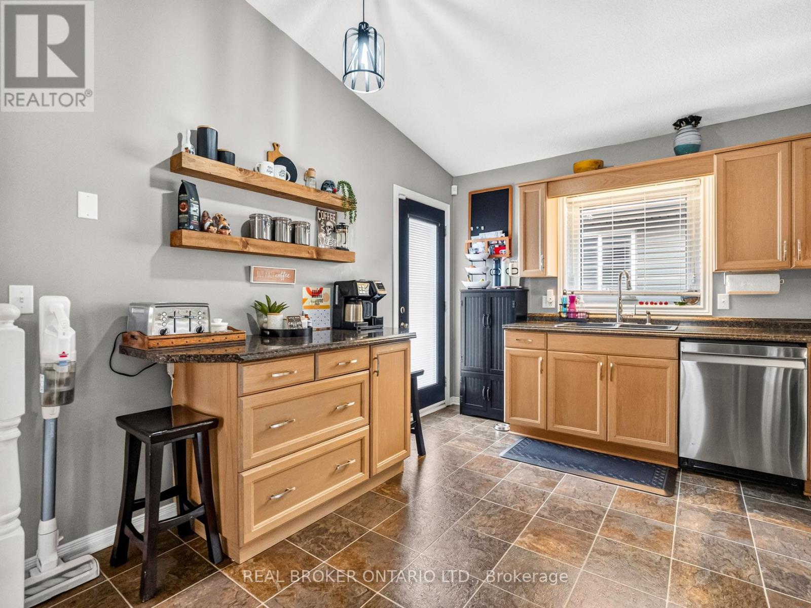 501 TRILLIUM AVENUE - 15