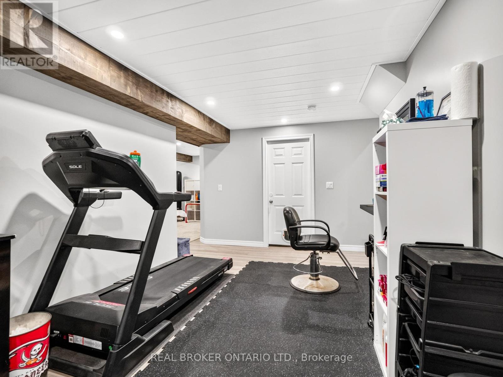 501 TRILLIUM AVENUE - 23