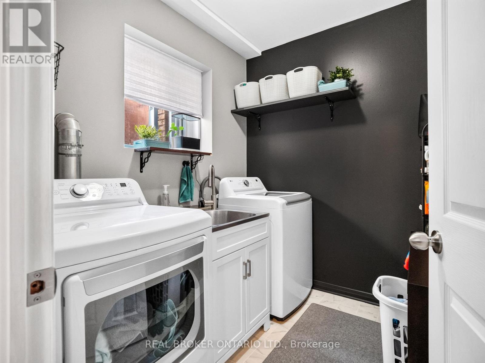 501 TRILLIUM AVENUE - 27