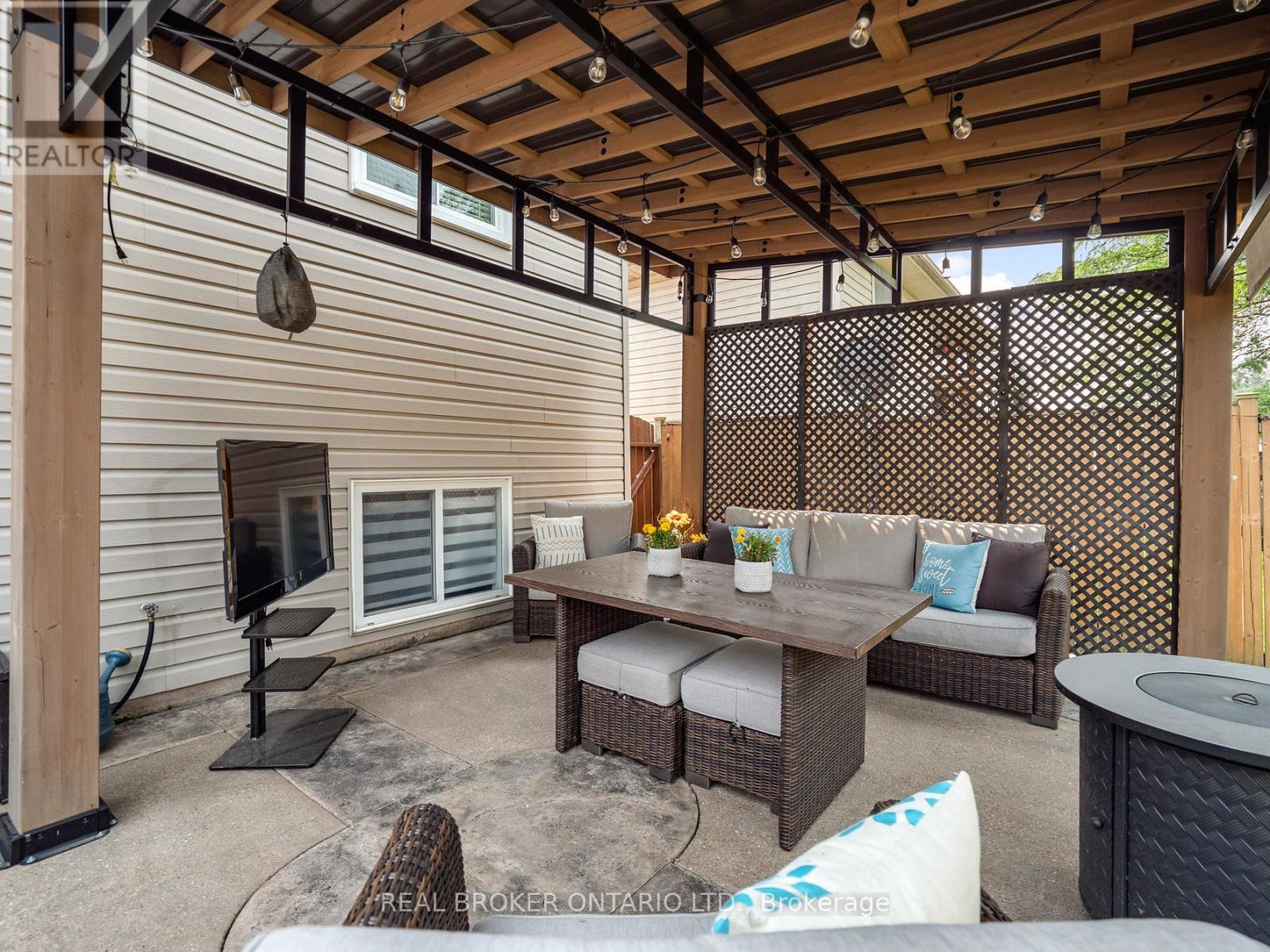 501 TRILLIUM AVENUE - 31