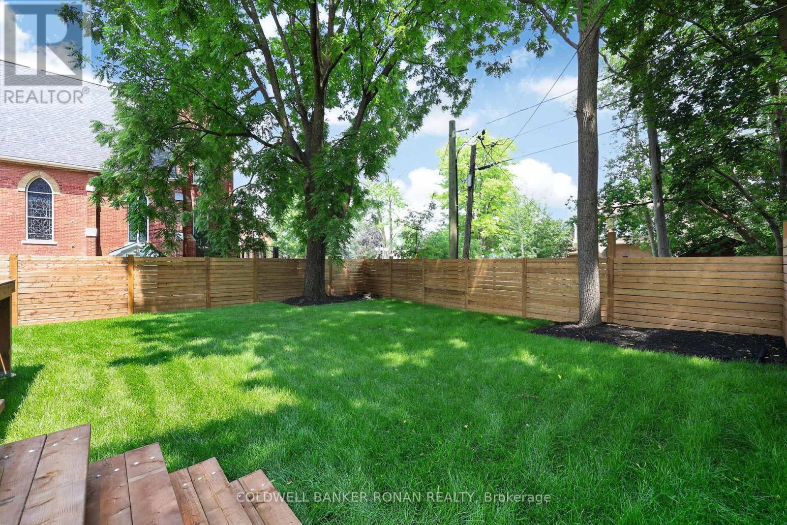 59 WALKEM DRIVE - 11