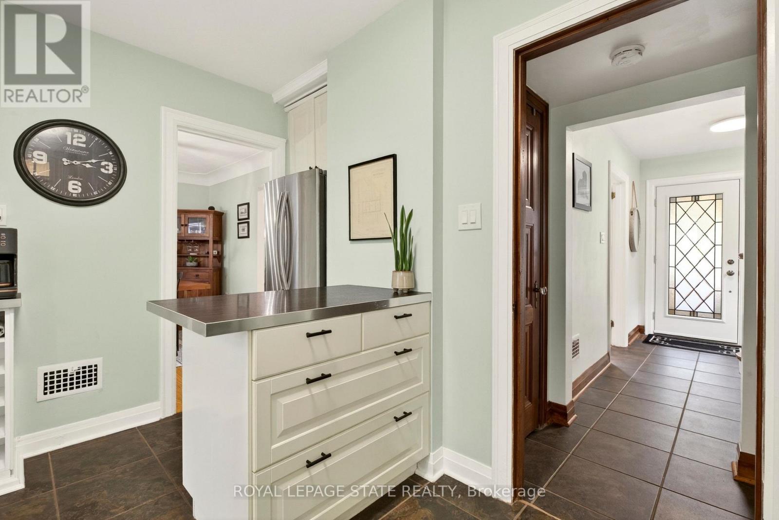 13 TWEEDSMUIR AVENUE - 14