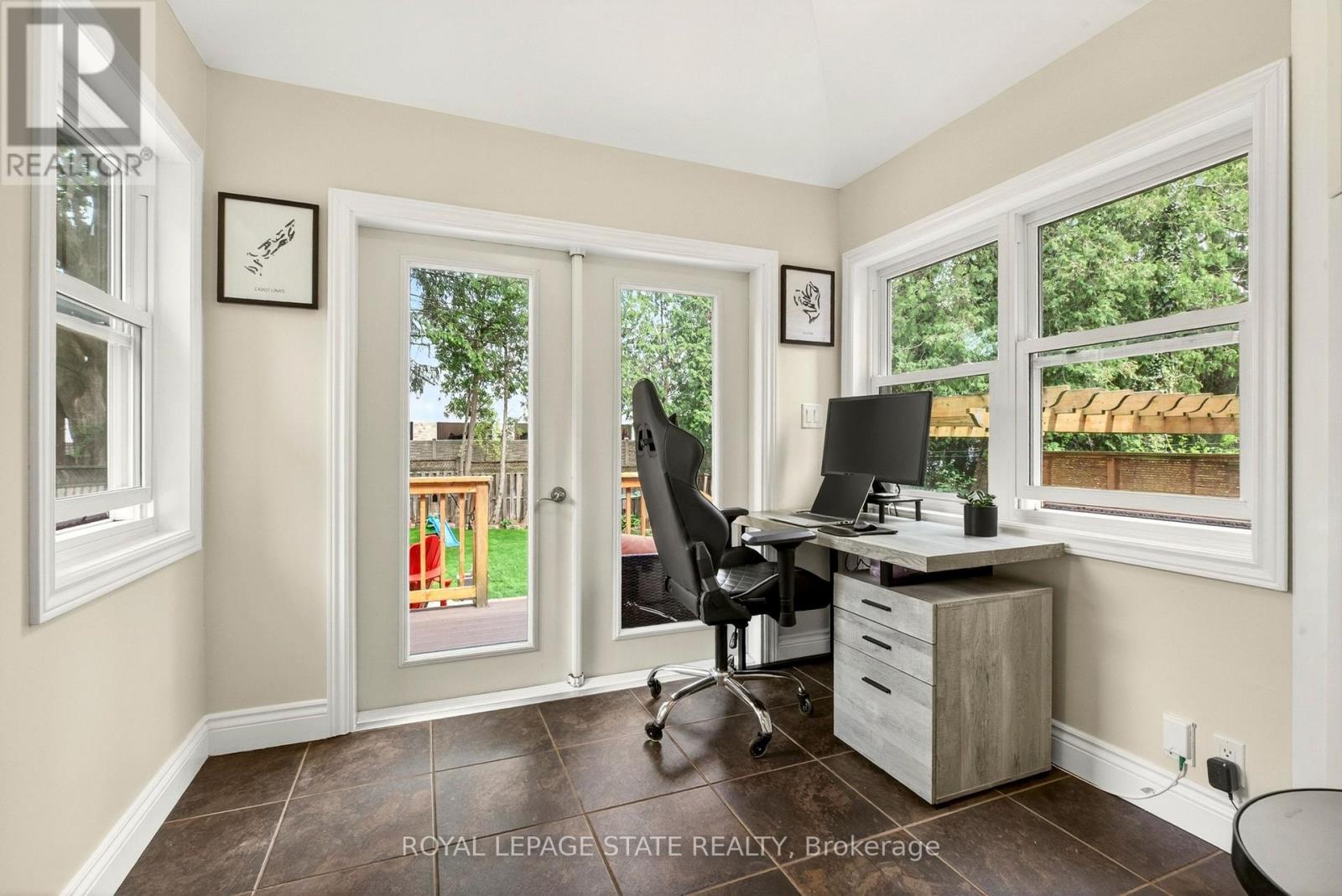 13 TWEEDSMUIR AVENUE - 19