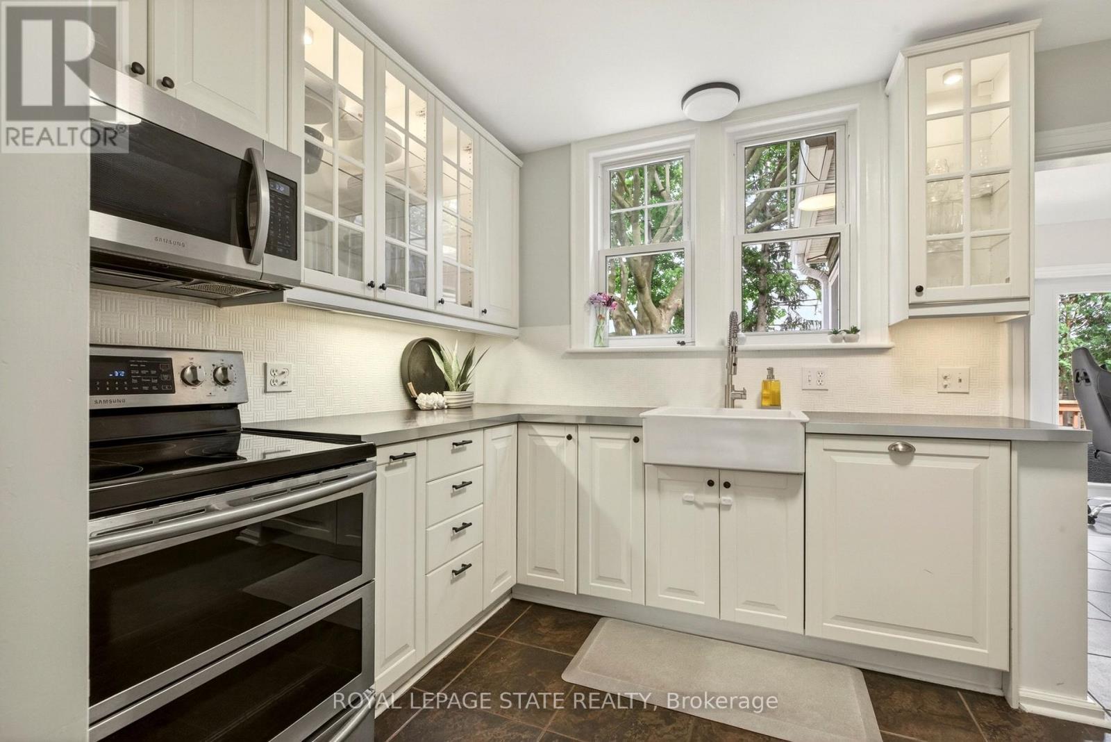 13 TWEEDSMUIR AVENUE - 13