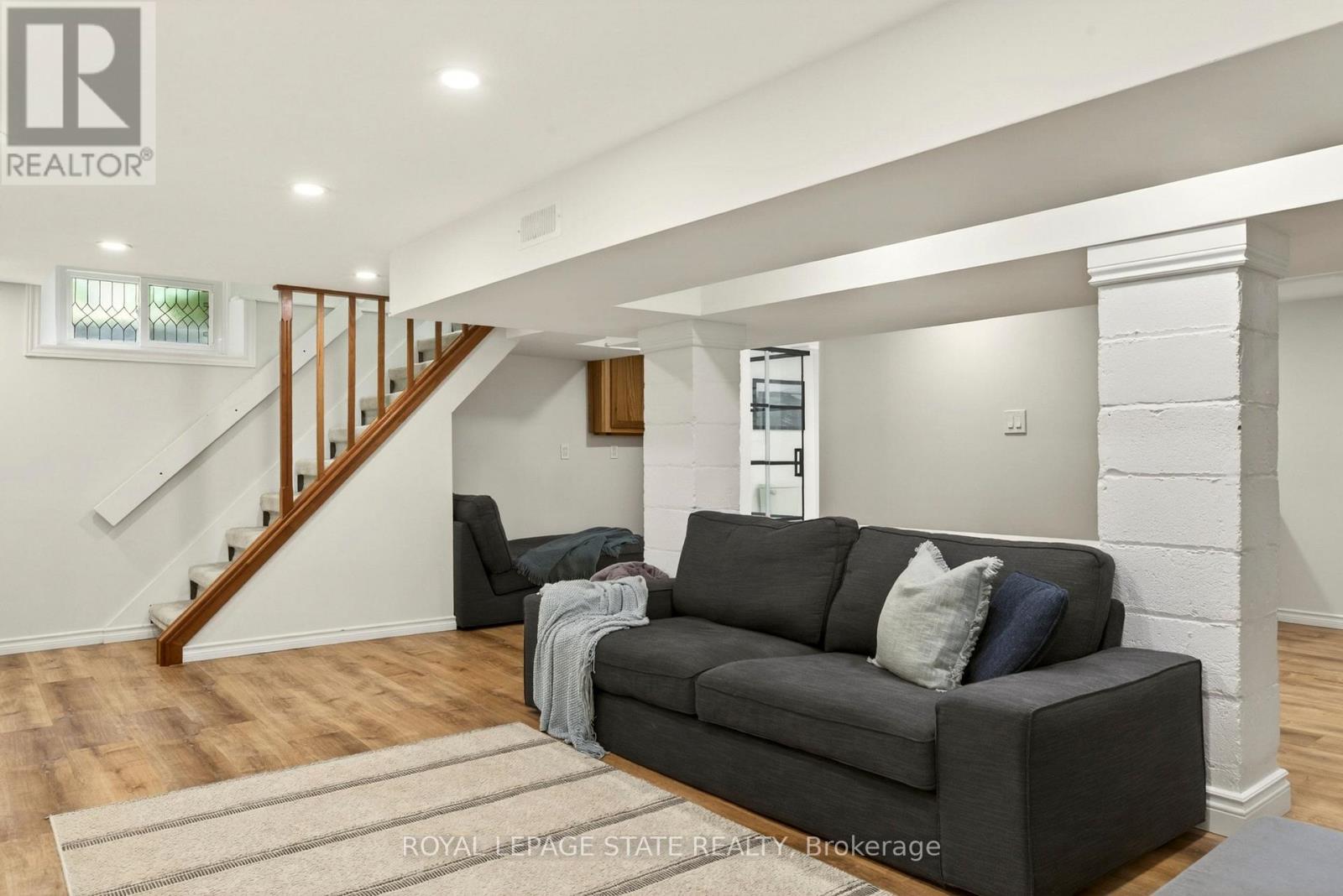 13 TWEEDSMUIR AVENUE - 40