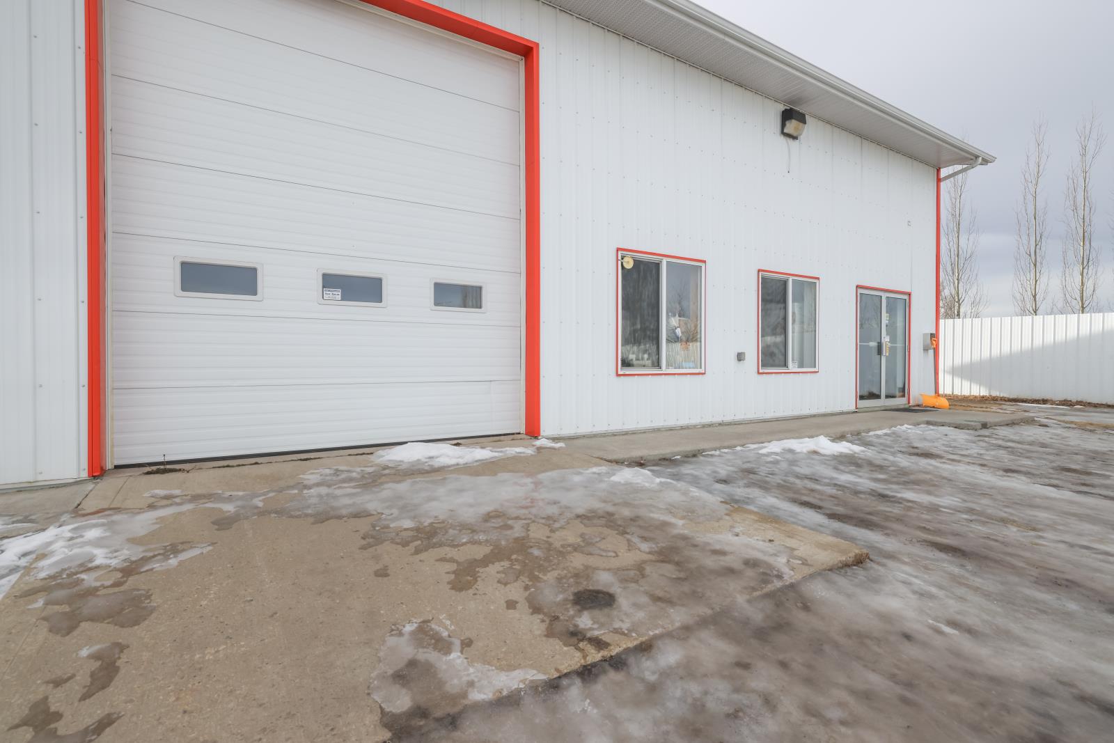 5222 44 Street - Photo 9