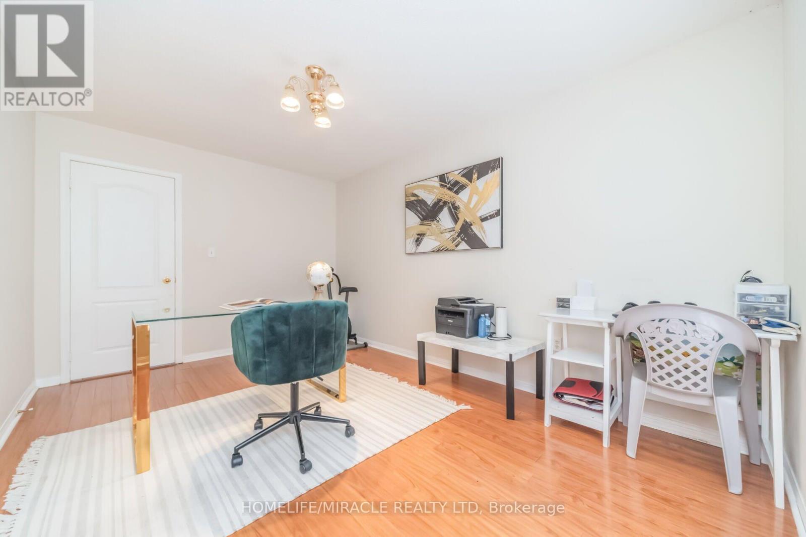 32 GOLD TREE STREET - 17