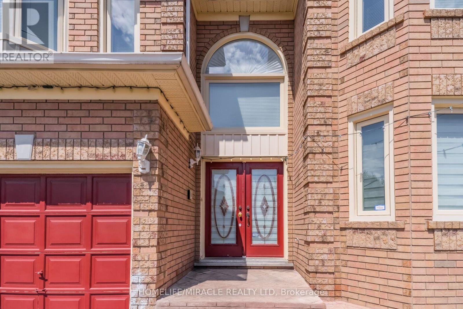 32 GOLD TREE STREET - 2