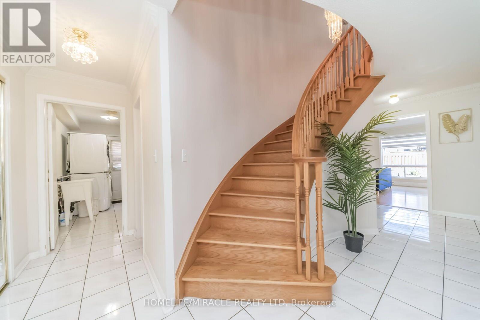 32 GOLD TREE STREET - 24