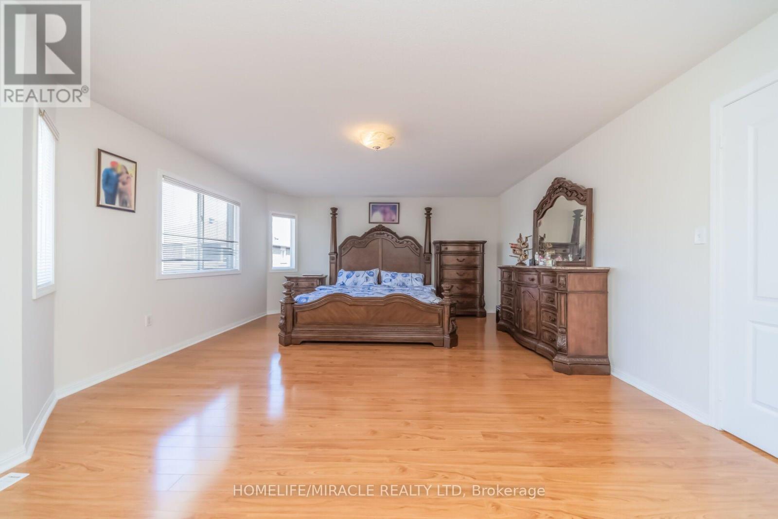 32 GOLD TREE STREET - 28