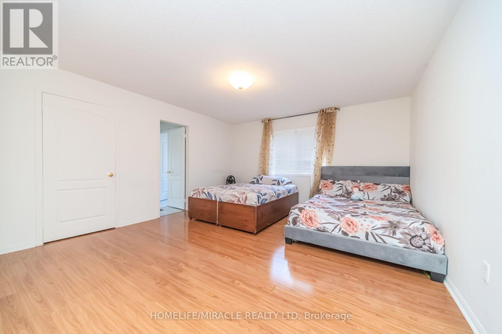 32 GOLD TREE STREET - 33