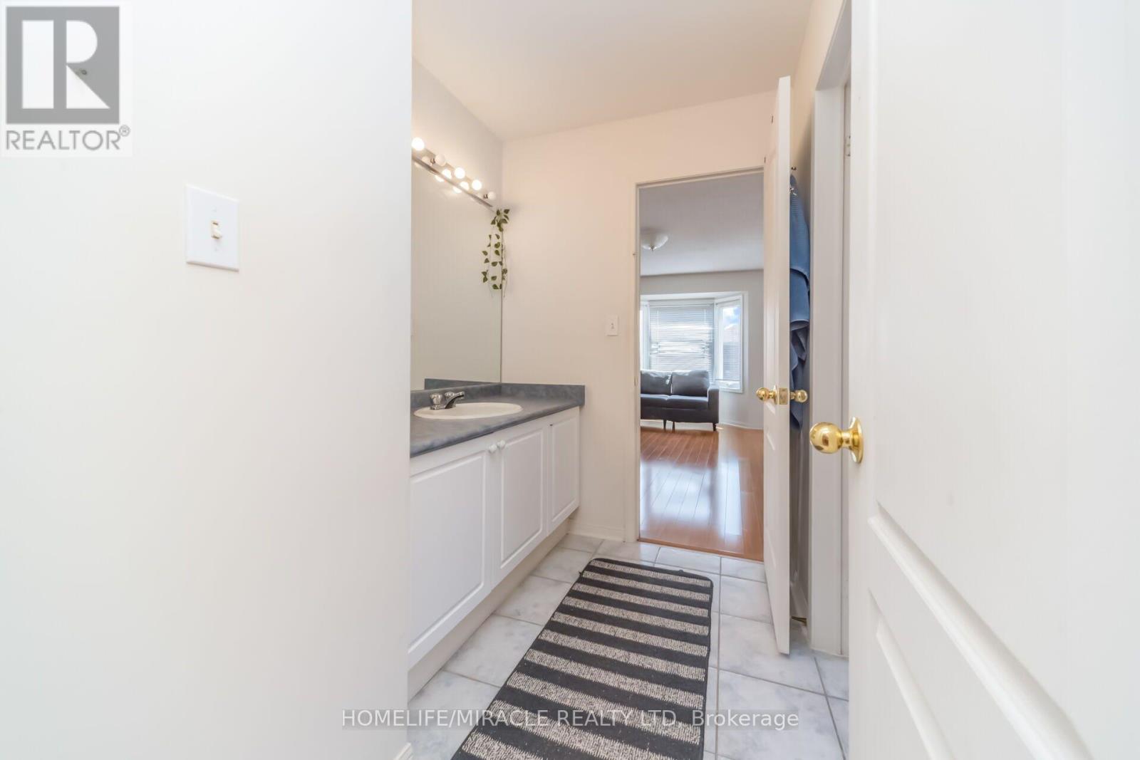 32 GOLD TREE STREET - 35