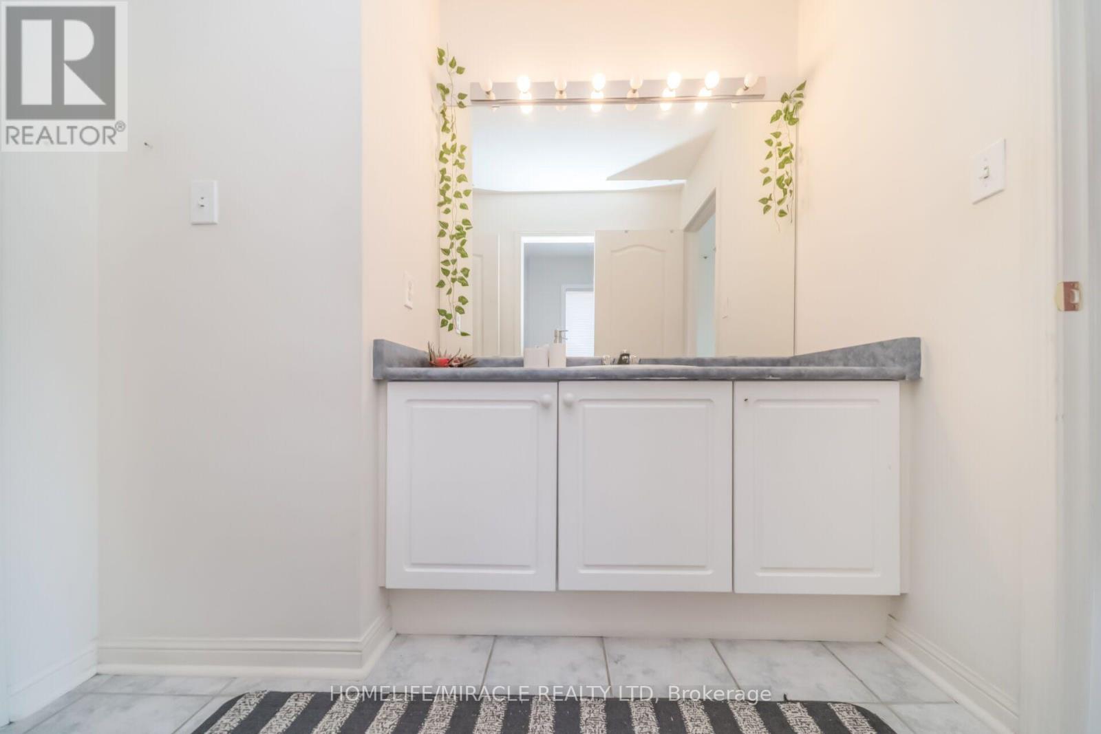 32 GOLD TREE STREET - 37