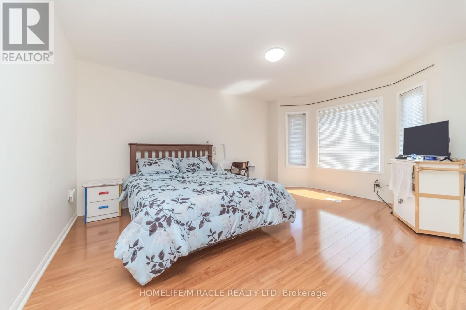 32 GOLD TREE STREET - 41