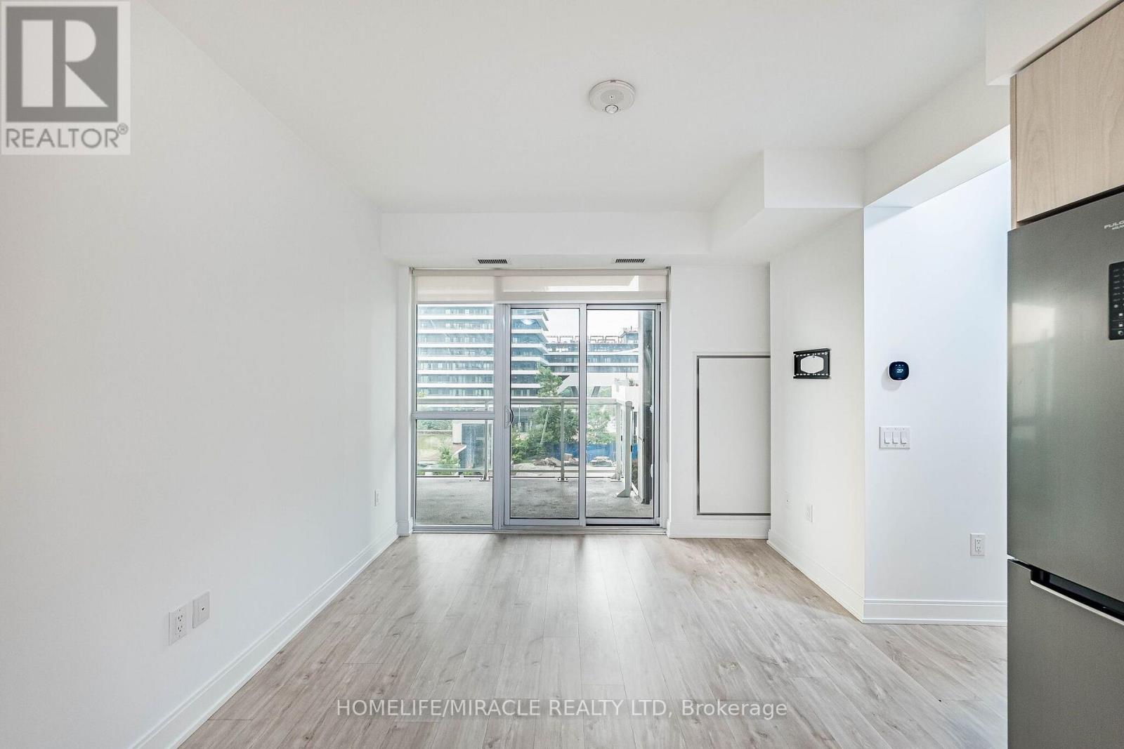 #303 65 ANNIE CRAIG DRIVE - 11
