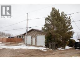 35 Lake Avenue, Jackfish Lake, SK S0M1X0 Photo 37