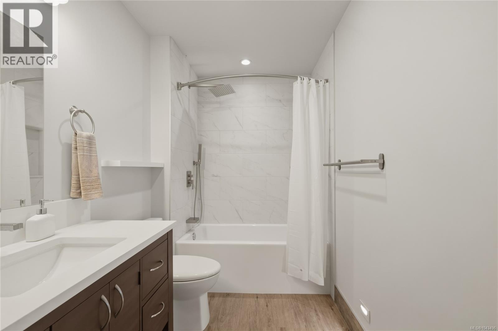 2280 Calais Rd - 44