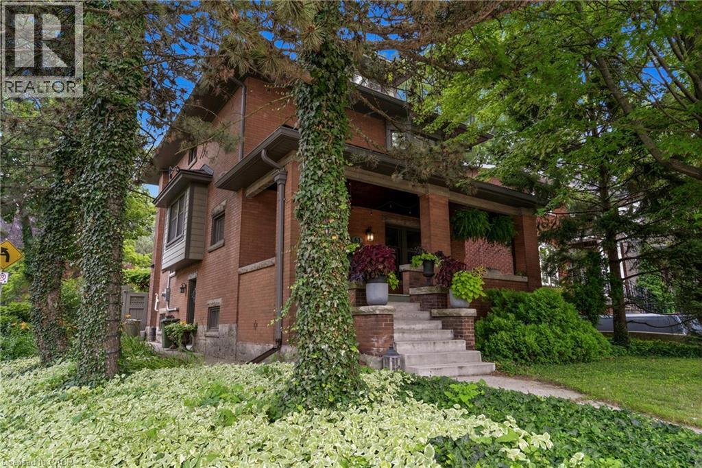 61 MOUNTAIN Avenue - 1