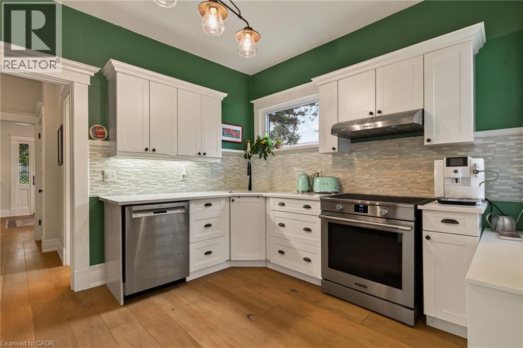 61 MOUNTAIN Avenue - Image 19