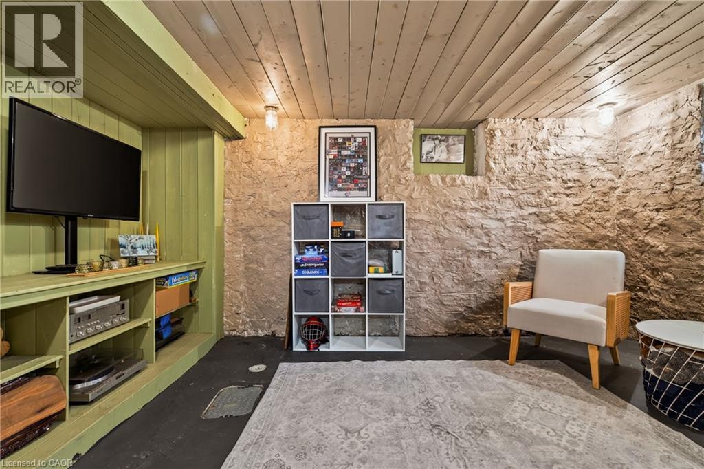 61 MOUNTAIN Avenue - Image 36