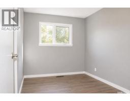 Family room - 326 3rd Avenue, Young, SK S0K4Y0 Photo 9