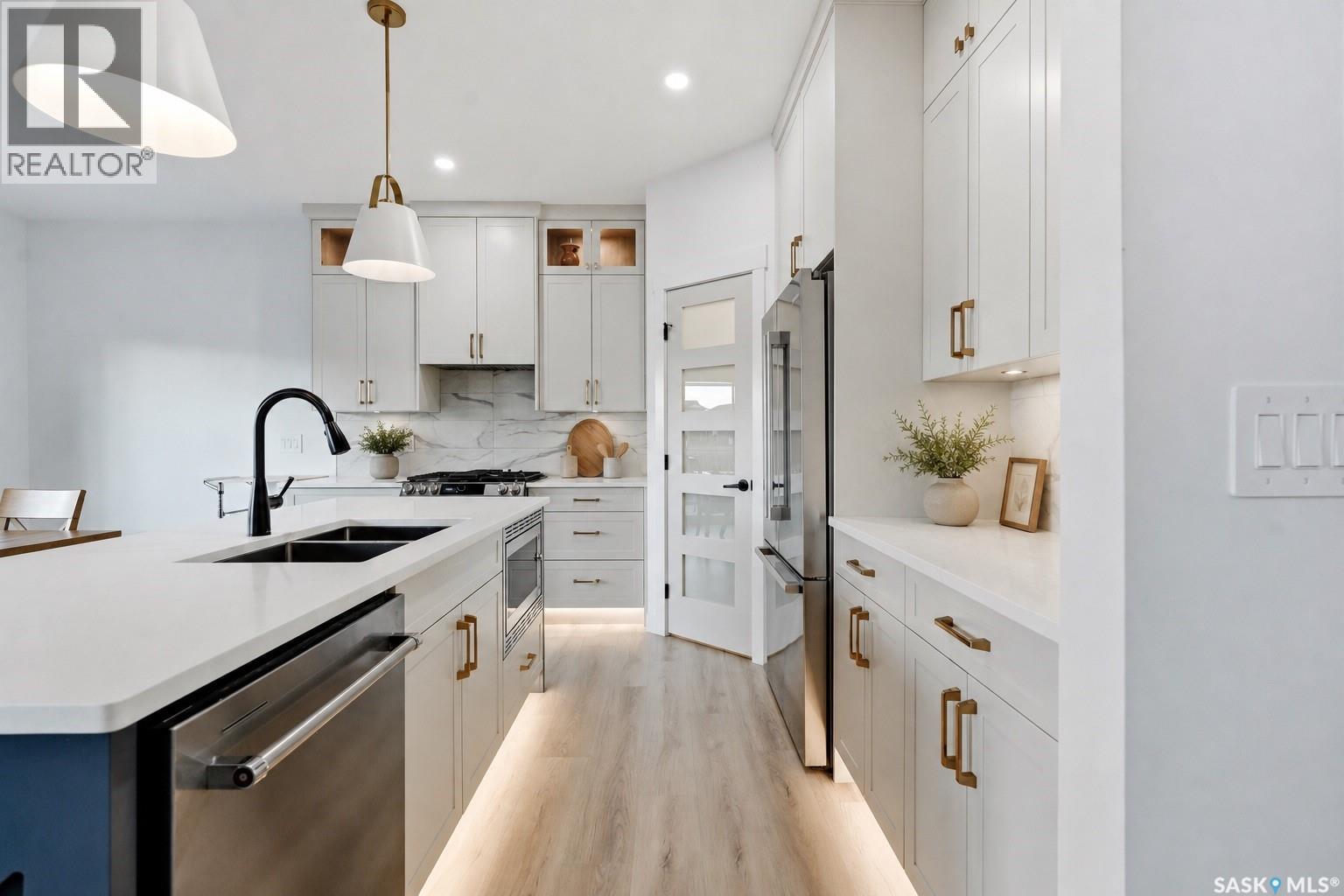 302 Chelsom MANOR - 5