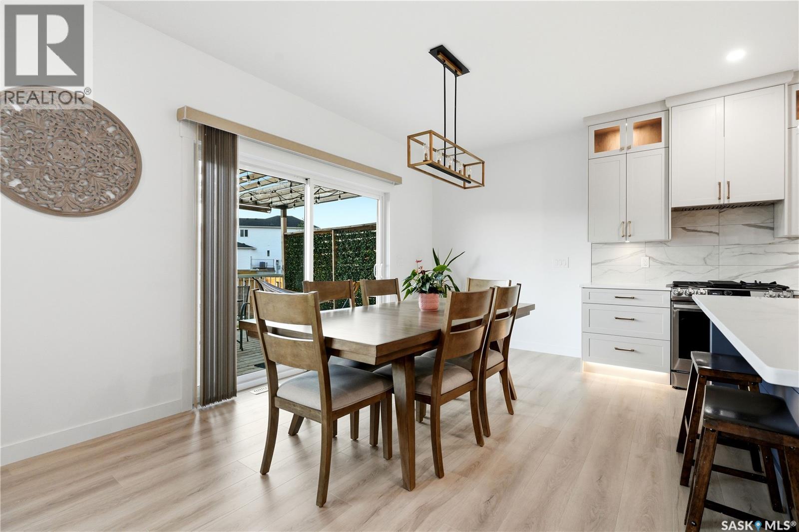 302 Chelsom MANOR - 8