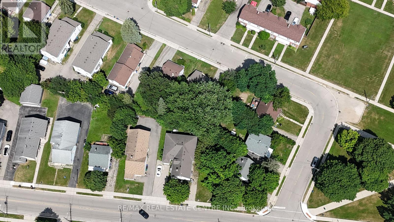 262 HAZEL STREET - 4