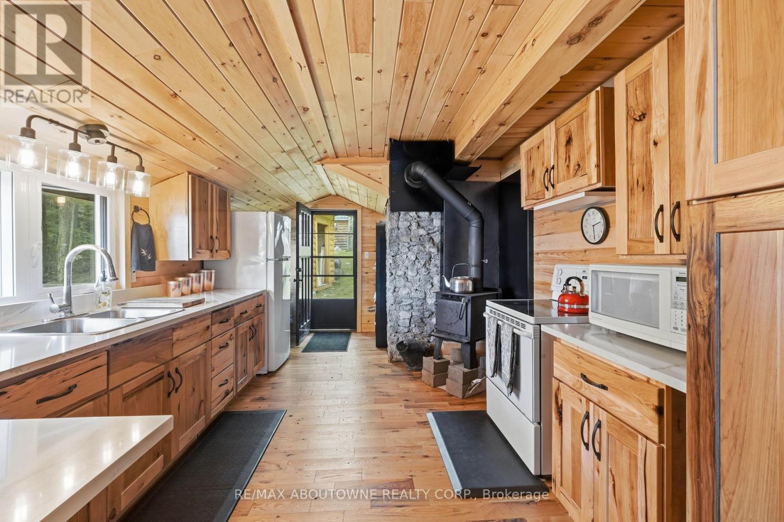 370 FRASER LAKE - 12
