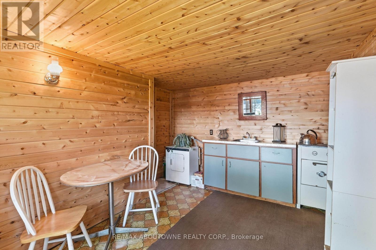 370 FRASER LAKE - 33