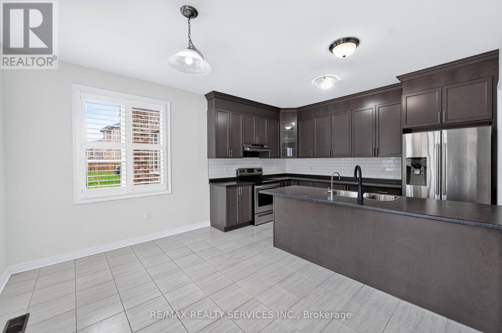 1149 UPPER THAMES DRIVE - 15