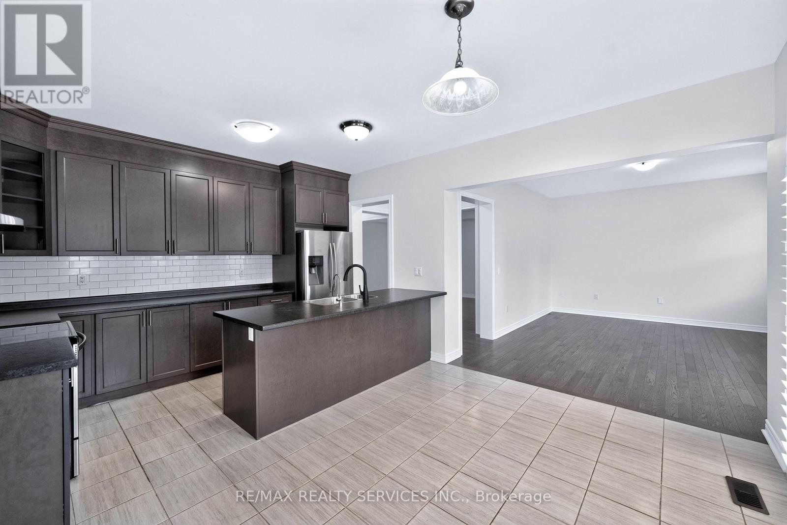 1149 UPPER THAMES DRIVE - 17