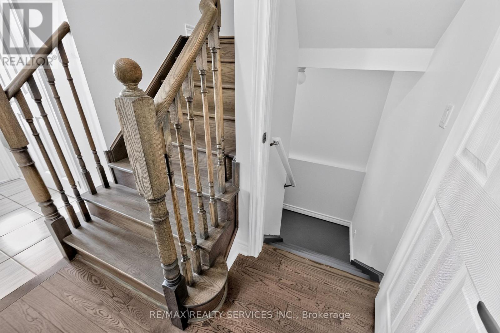 1149 UPPER THAMES DRIVE - 41
