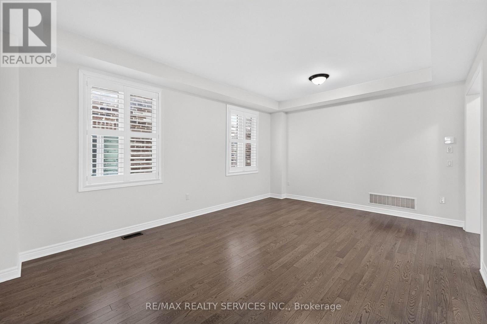 1149 UPPER THAMES DRIVE - 7
