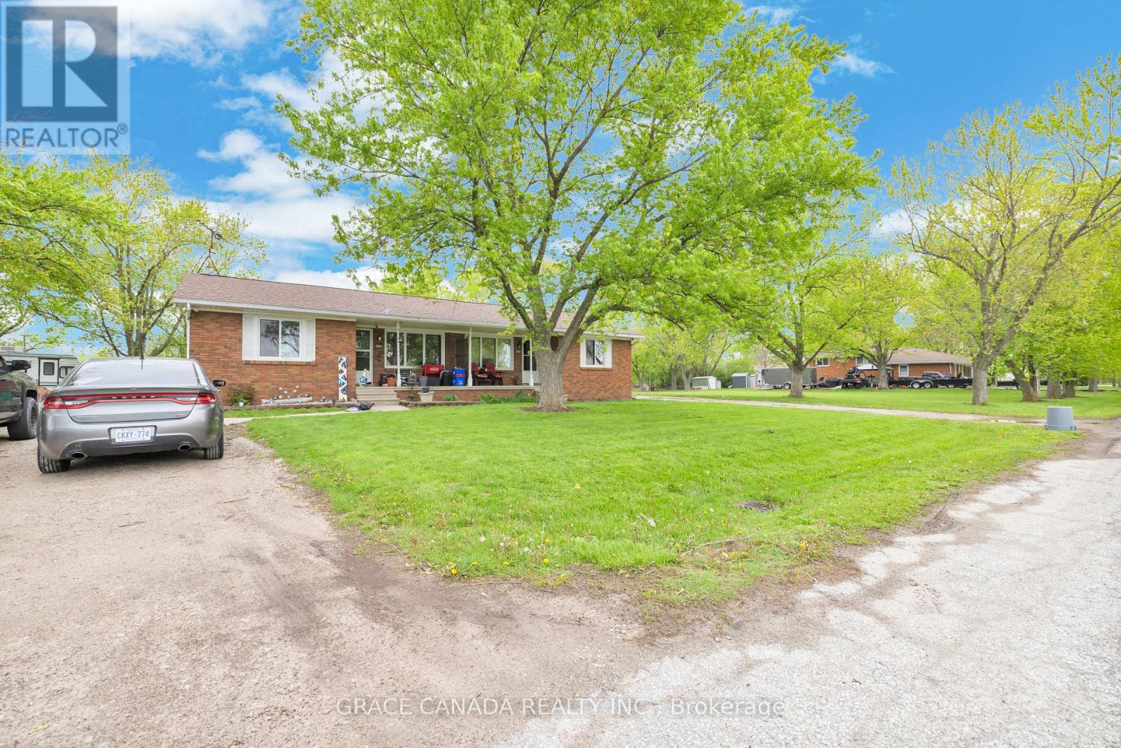 4650 - 4666 CABOTO DRIVE - 38
