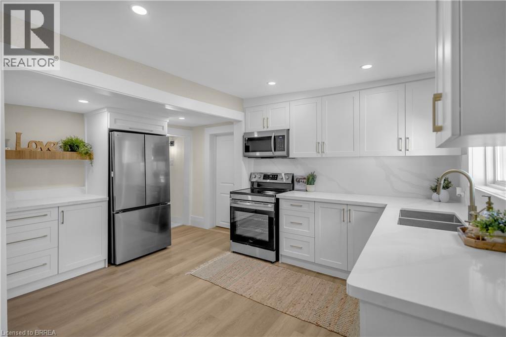71 KENT Street N - 12