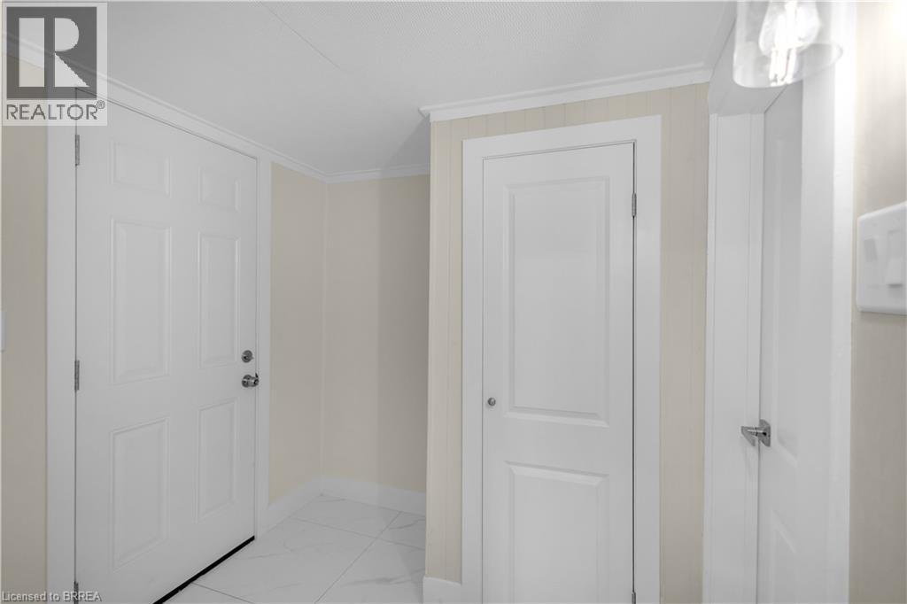71 KENT Street N - 25